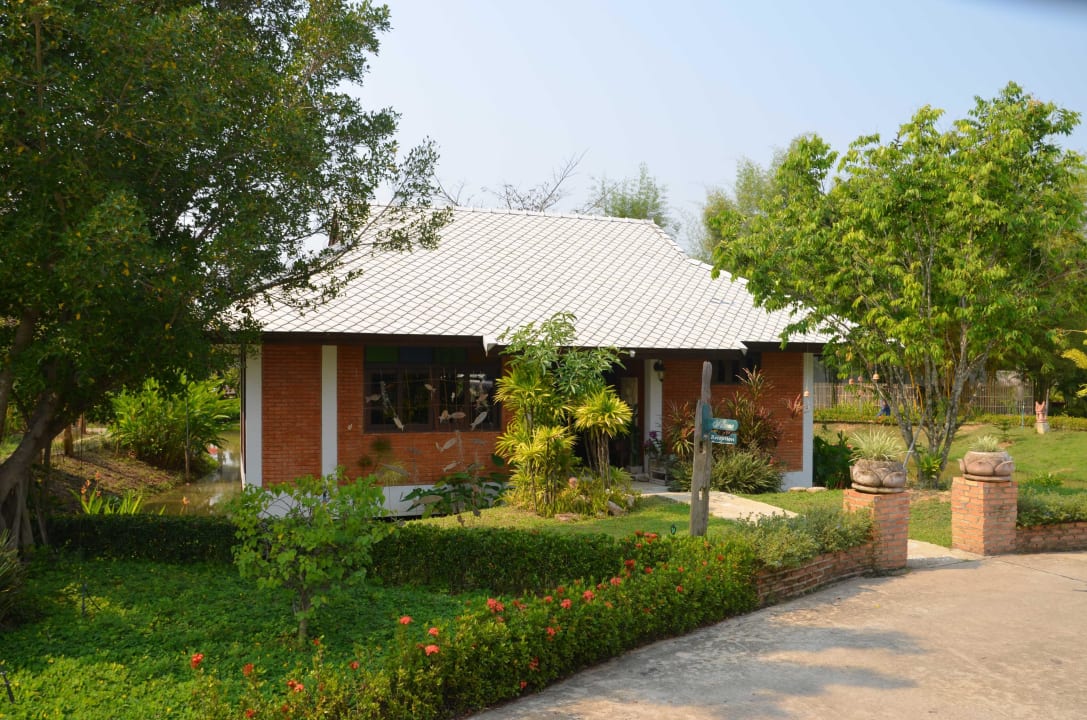 Reception Baan Chai Thung Resort