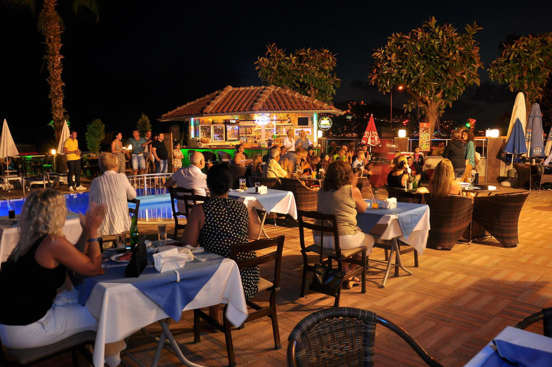 Cocktailabend am Pool Parador Beach Hotel