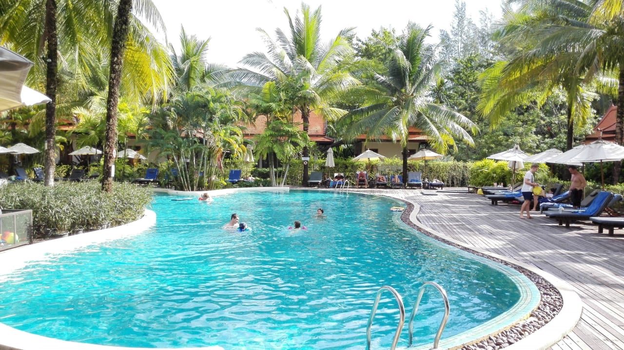 Blick auf den Pool Khaolak Bhandari Resort & Spa