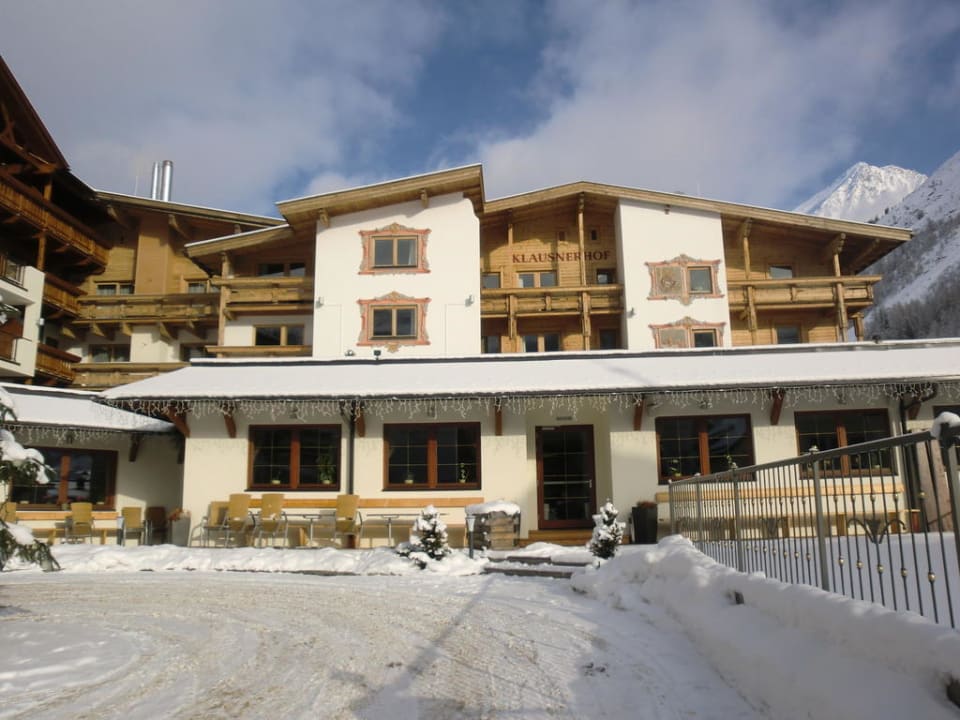 Frontansicht des Hotels Hotel Klausnerhof