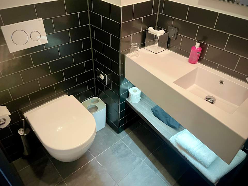 Zimmer Moxy Frankfurt Airport Kelsterbach