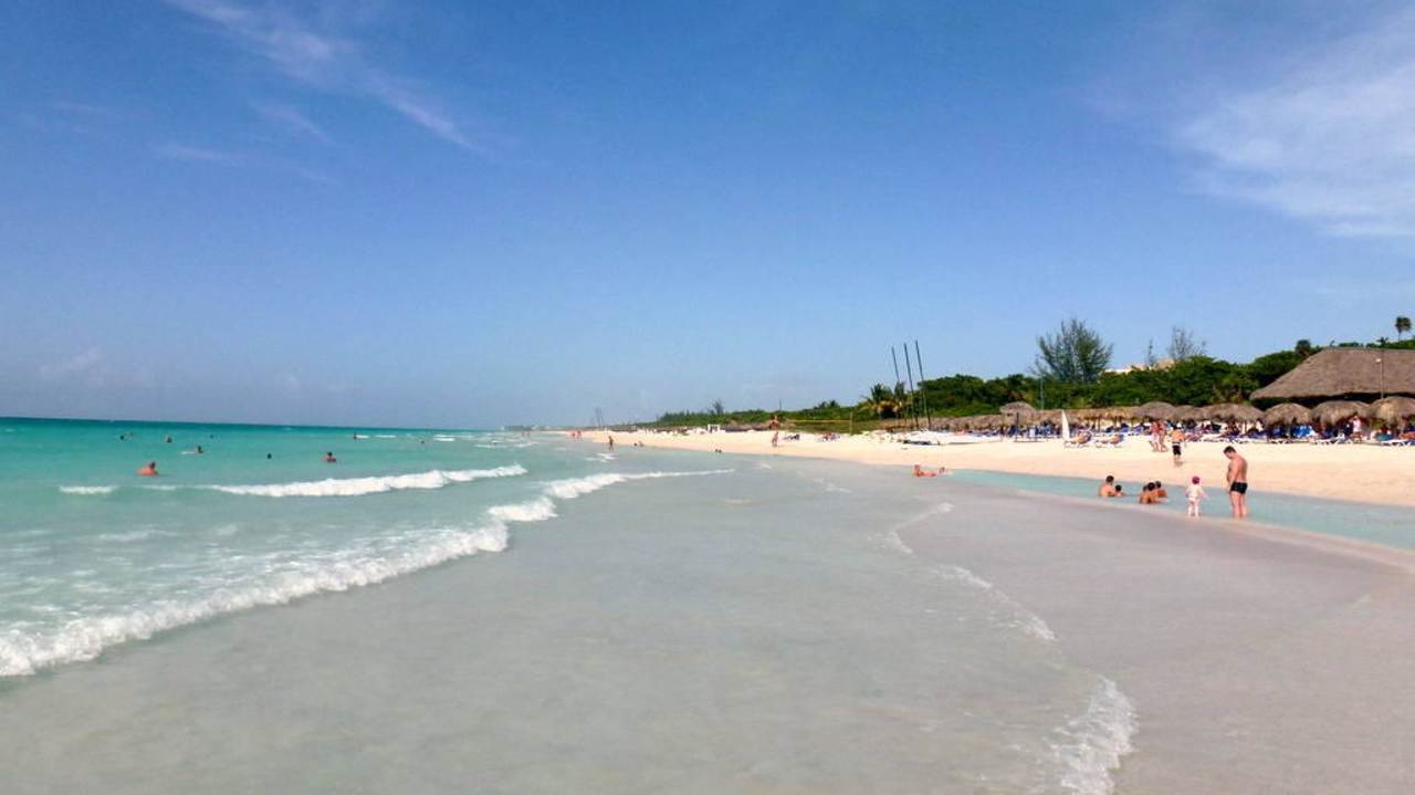 Flach abfallender Strand Iberostar Origin Taínos