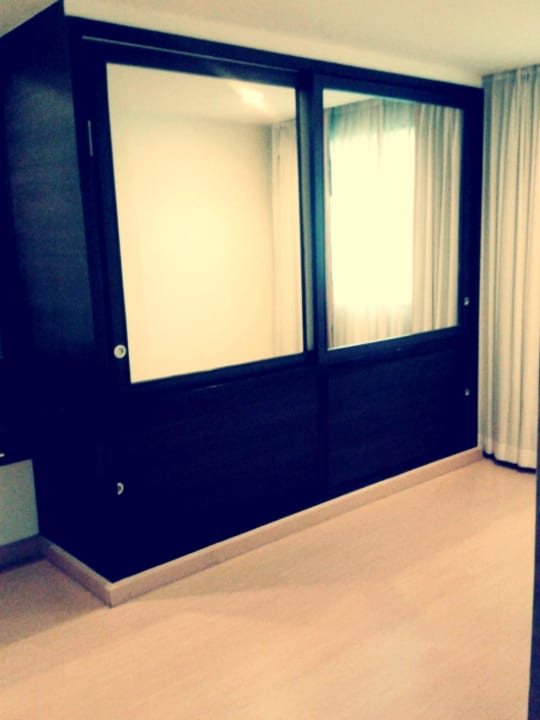 Schrank Hotel Aspen Suites