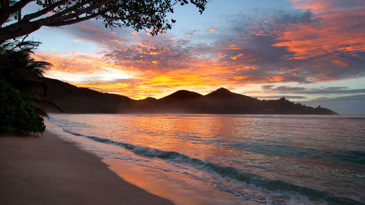 Baie Lazare bei Sonnenuntergang Kempinski Seychelles Resort