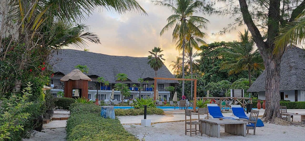 Außenansicht Hotel Kiwengwa Beach Resort
