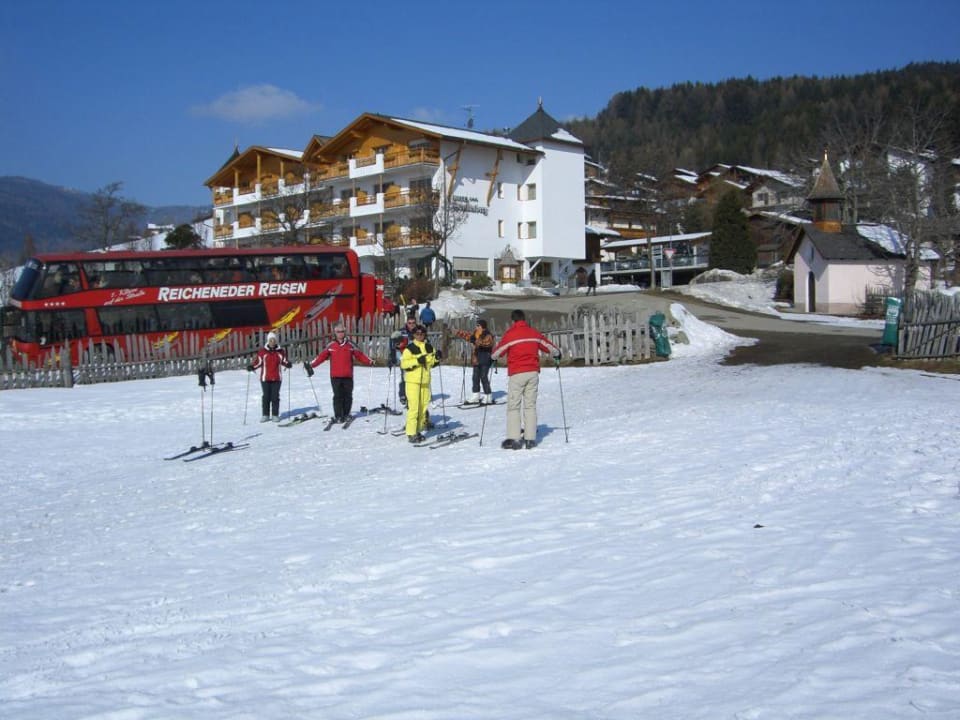 Vom Hotel auf die Piste SONNENBERG | Panorama Dolomites Wellbeing