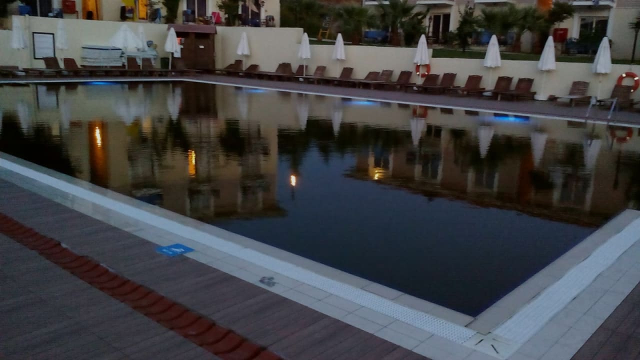 Pool Club Resort Atlantis