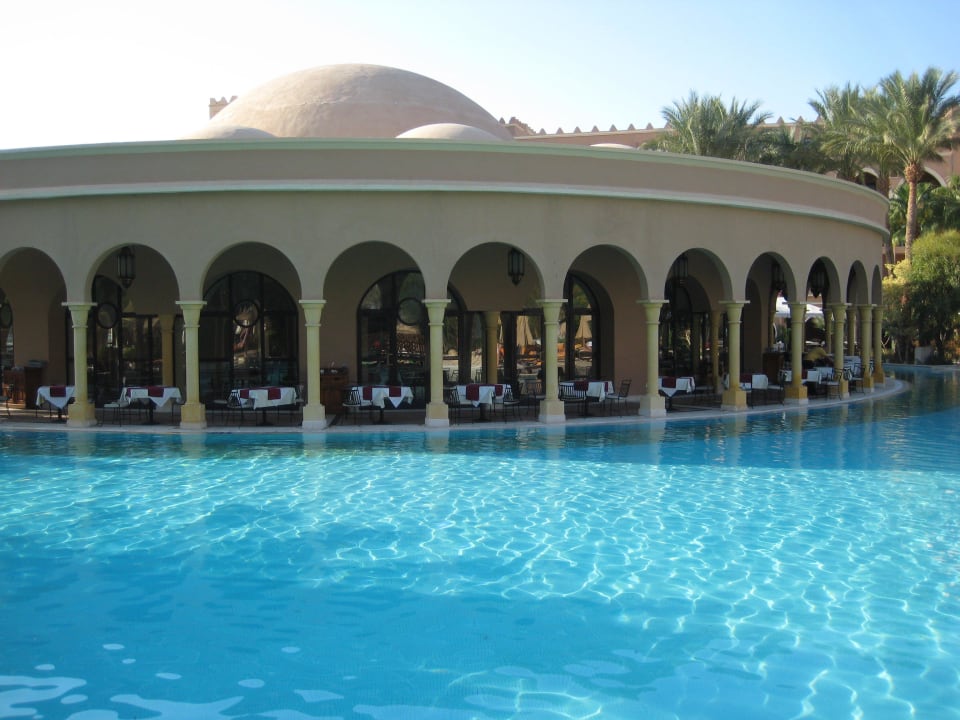 Mit Blick zum Restaurant Dome Makadi Palace