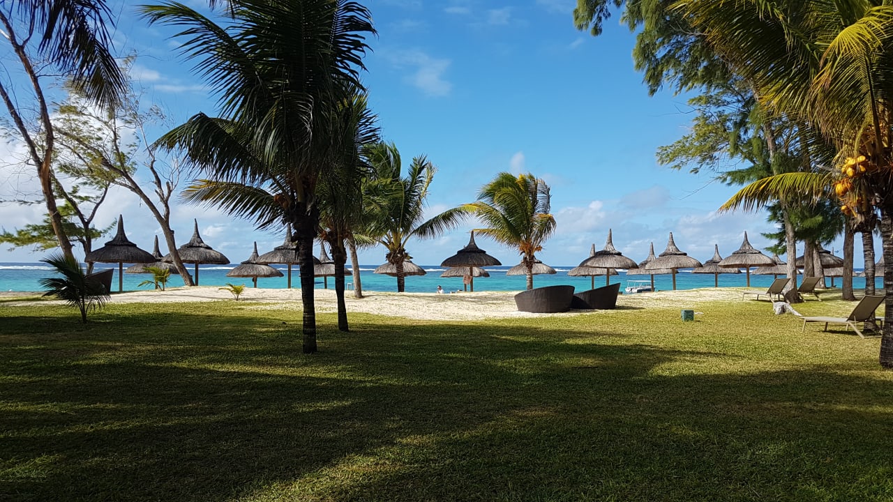 Gartenanlage Crystals Beach Resort Belle Mare, a member of Radisson Individuals