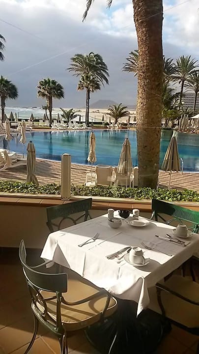 Frühstücksplatz mit Meerblick Hotel Riu Palace Tres Islas