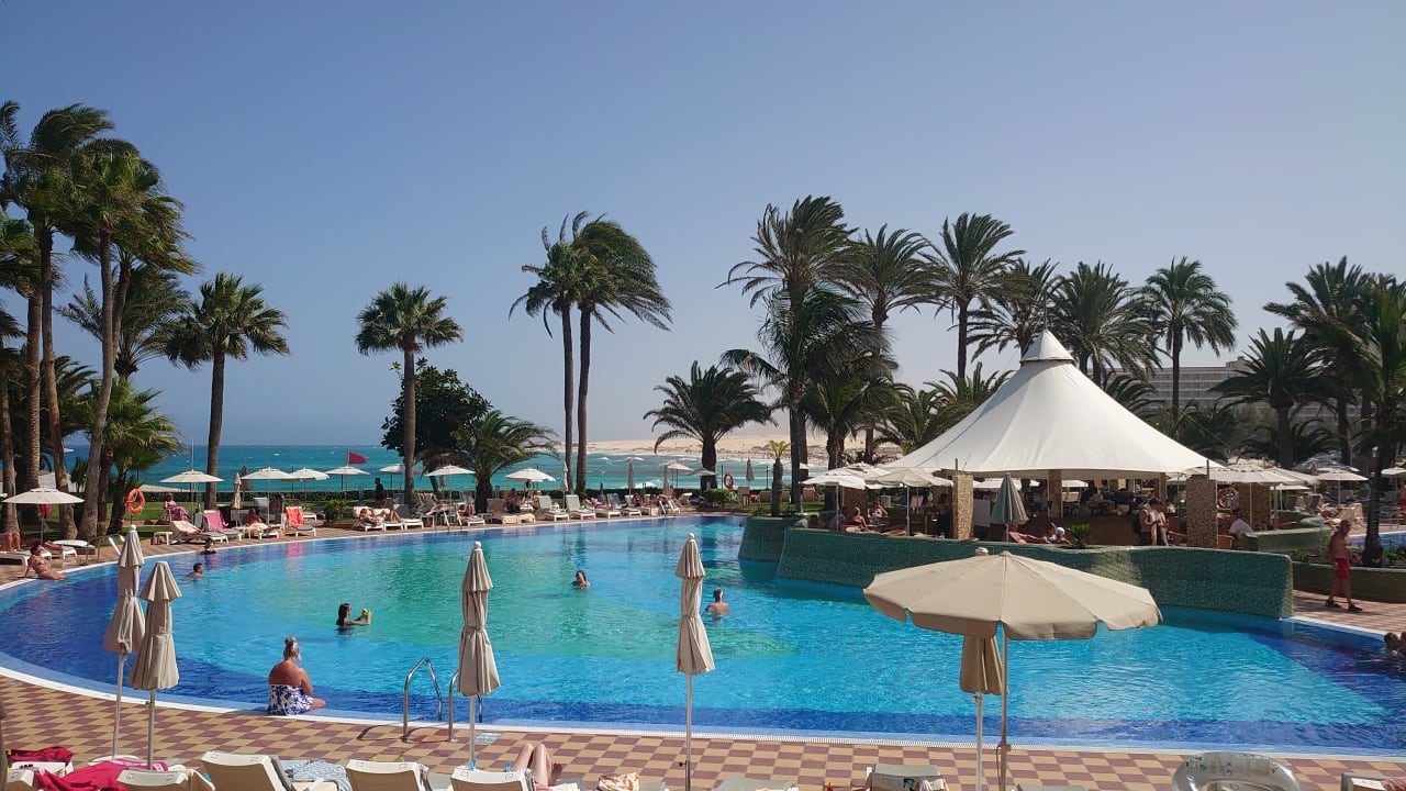 Pool Hotel Riu Palace Tres Islas