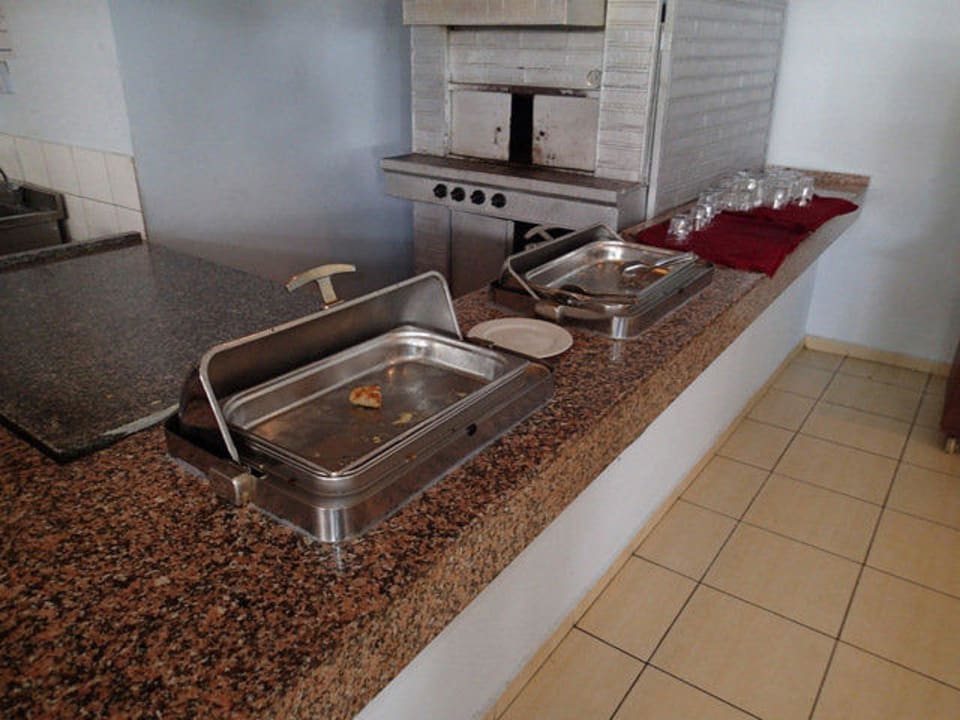 01.10 godz 13 i znowu pustki Sunrise Beach Side