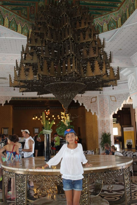 Шикарная люстра Pickalbatros Palace Resort