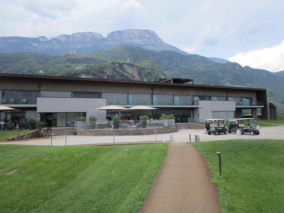 Außenansicht The Lodge - Golfclub Eppan