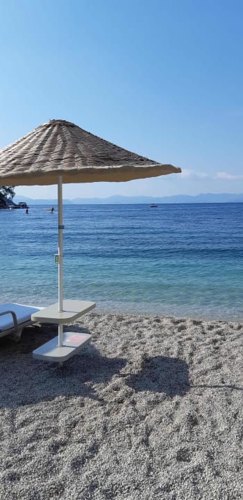 Strand Hillside Beach Club