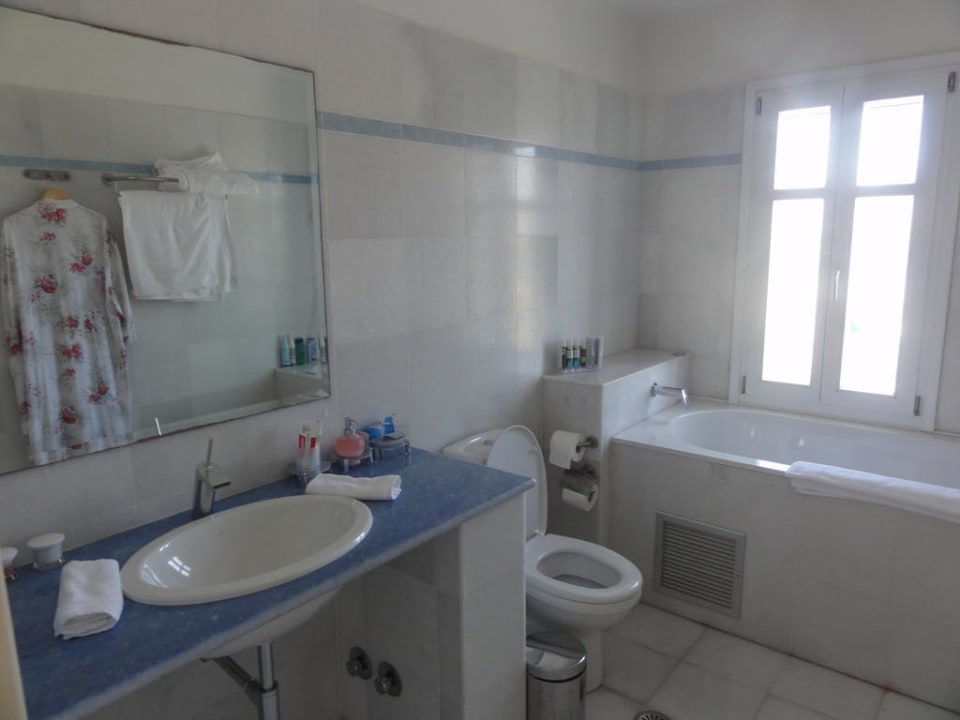 Bad/WC und Jacuzzi-Badewanne Hotel Naxian Collection