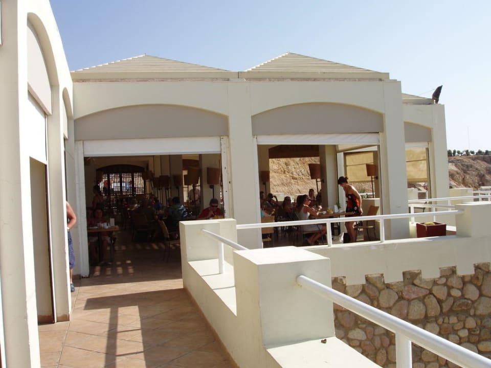 Beachrestaurant am Morgen Reef Oasis Beach Resort