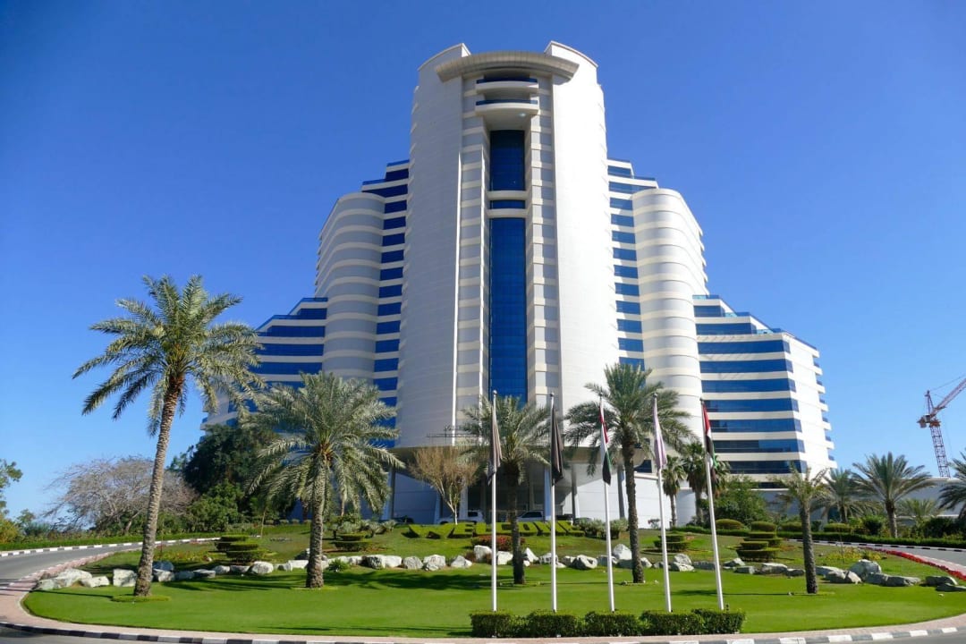 Straßenansicht Hotel Le Meridien Al Aqah Beach Resort