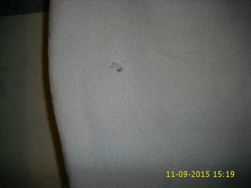 Alle Handtücher mit Flecken oder Löchern Hotel & Apartments Liapades Beach