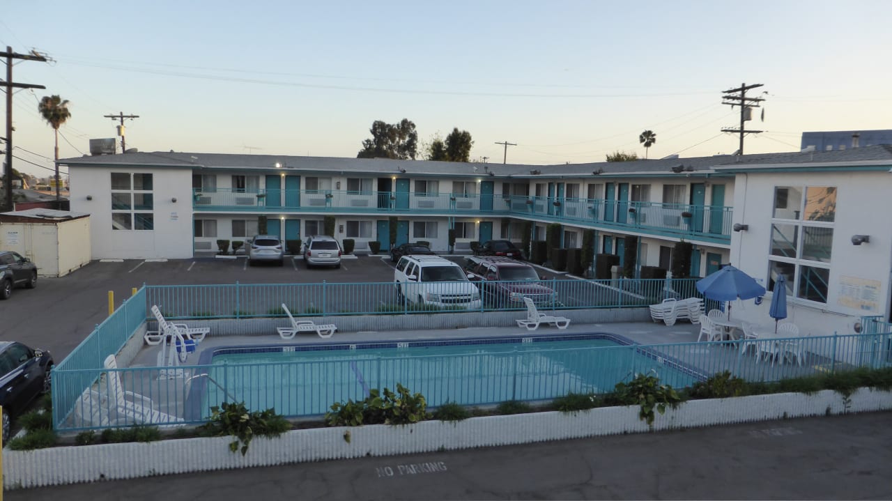 Pool Travelodge Hollywood – Vermont / Sunset