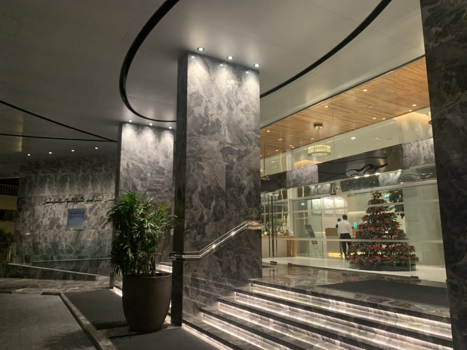 Lobby Grand Cosmopolitan Hotel