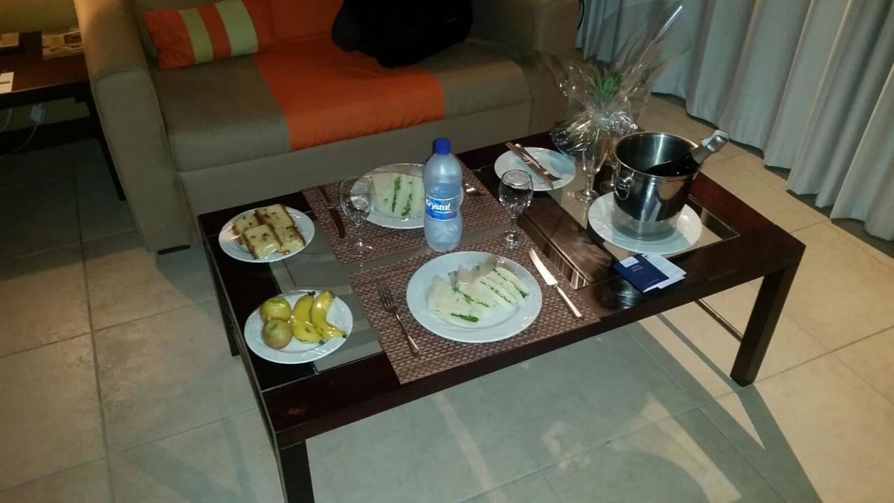 Bei Ankunft selbst um Mittenacht Victoria Beachcomber Resort & Spa