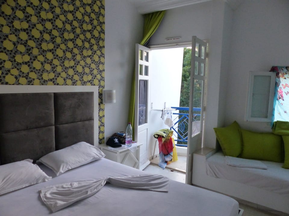 Mit französischen Balkon. Eden Club