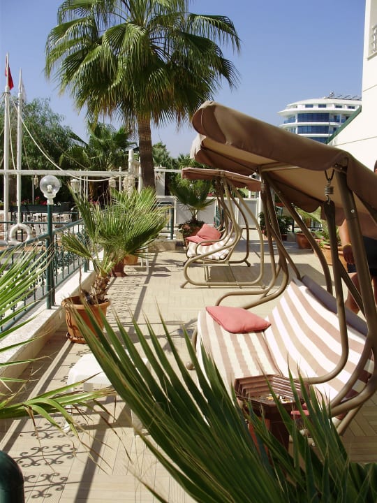 Swings on the 1st floor overlooking the pool Hotel Galeri Resort