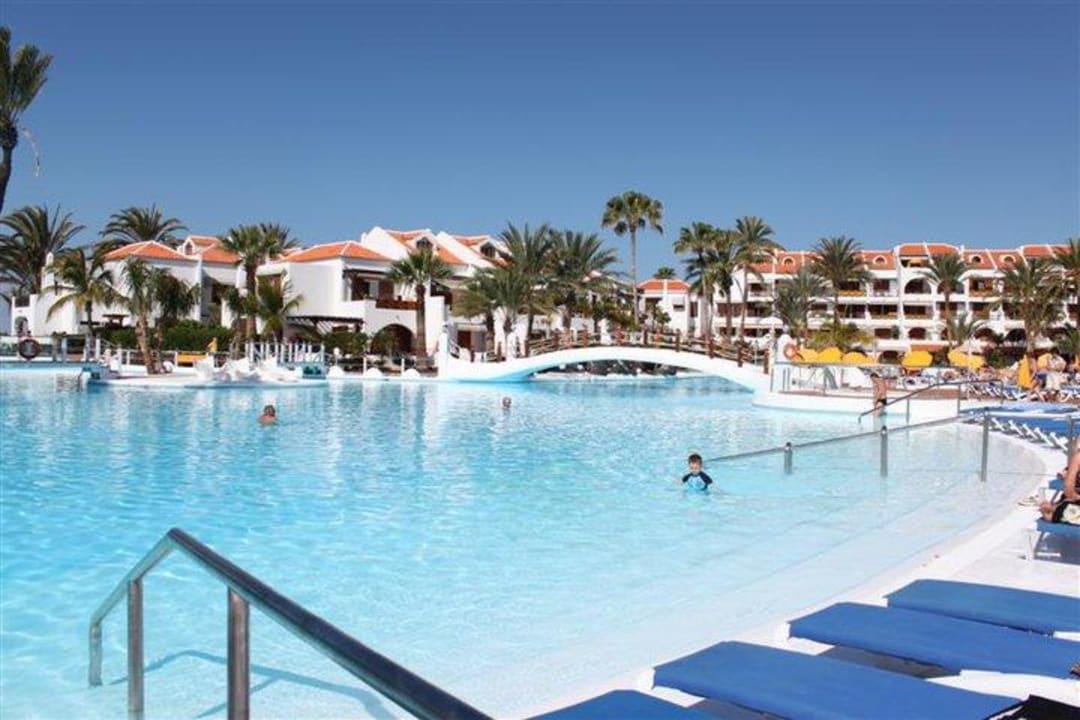 Pool Parque Santiago III Official