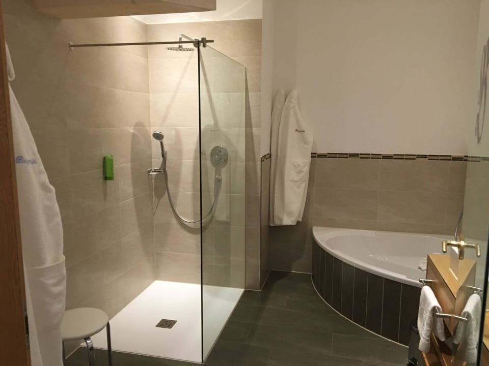 Bad Parkhotel Burgmühle