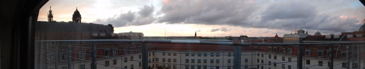 Panoramablick von oben Hilton Dresden