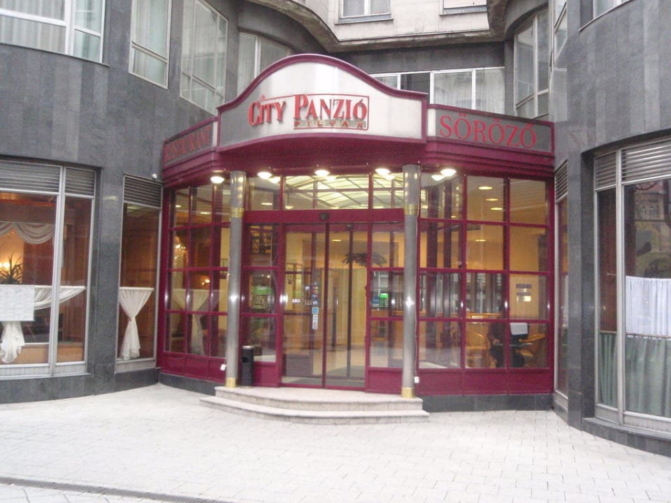 Hotel Eingang City Hotel Pilvax