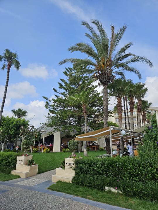 Gartenanlage Nerton Hotel - Erwachsenenhotel ab 16 Jahren