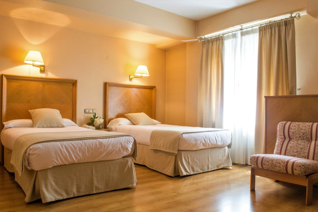 Zimmer Hotel Almirante Bonifaz