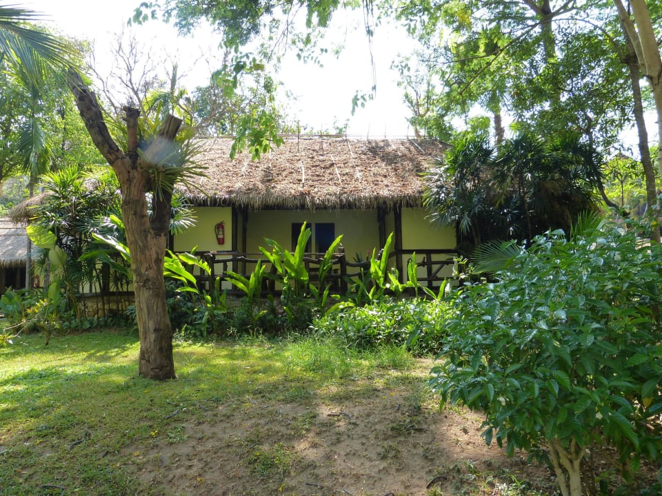 Bungalows im tropischen Garten Hotel River Kwai Resotel