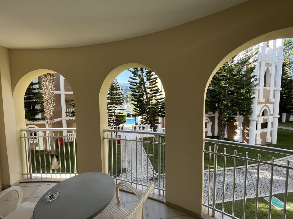 Zimmer Kamelya Aishen Club