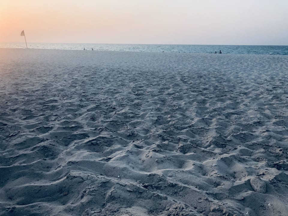 Strand Saadiyat Rotana Resort &  Villas