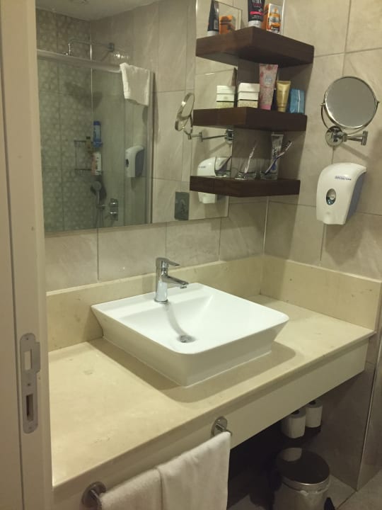 Zimmer Well Palace Side