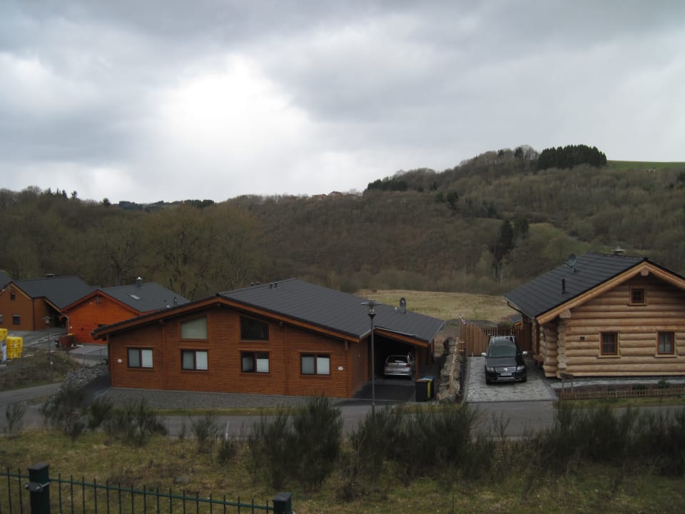 Außenansicht Eifel & See - Ferienhäuser am Waldsee Rieden/Eifel