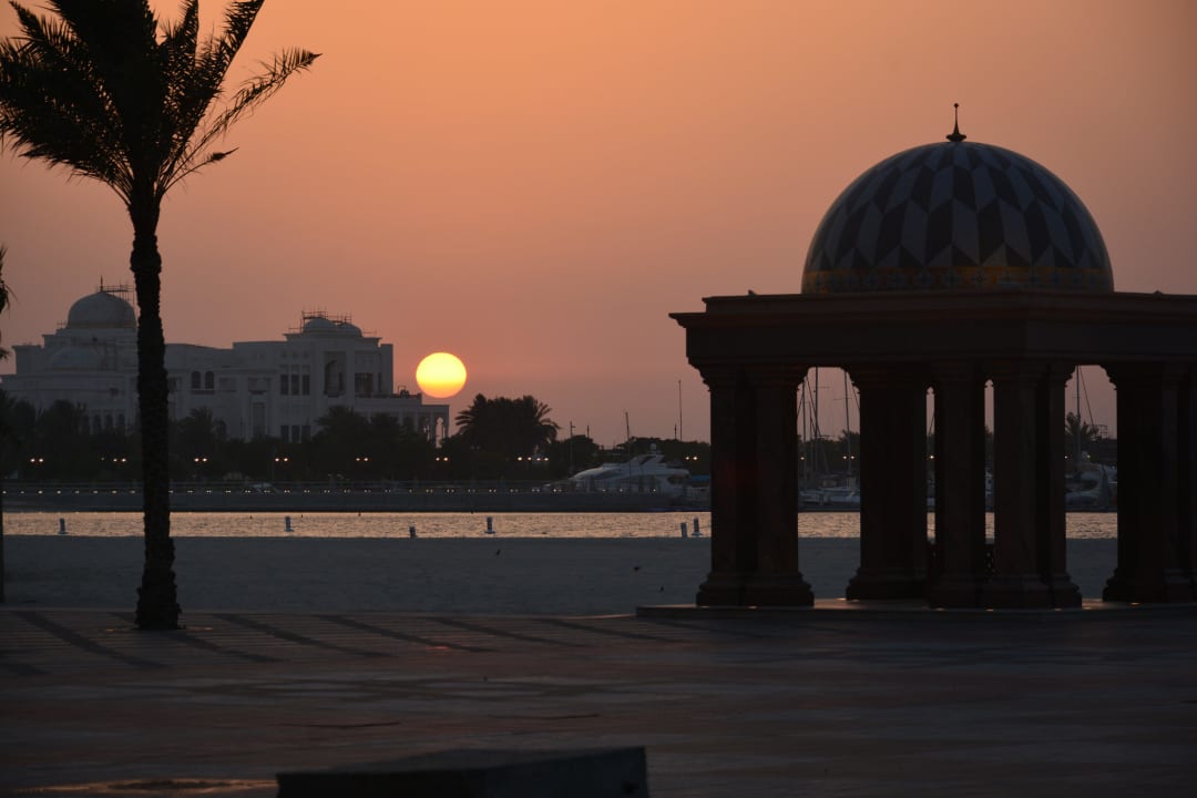 Strand Emirates Palace Mandarin Oriental