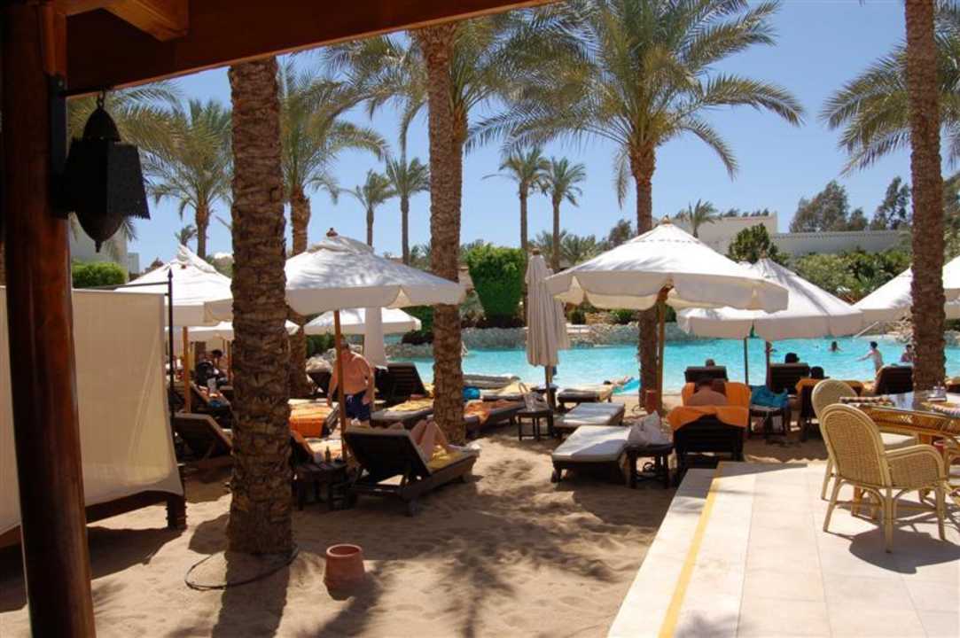 Kleiner Strand am Pool Ghazala Gardens