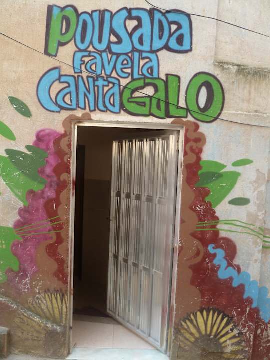 Seiteneingang Hotel Pousada Favela Cantagalo