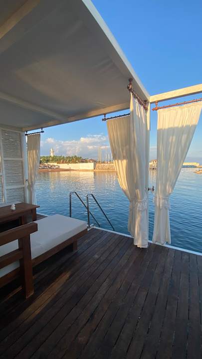 Strand Rubi Platinum Sign