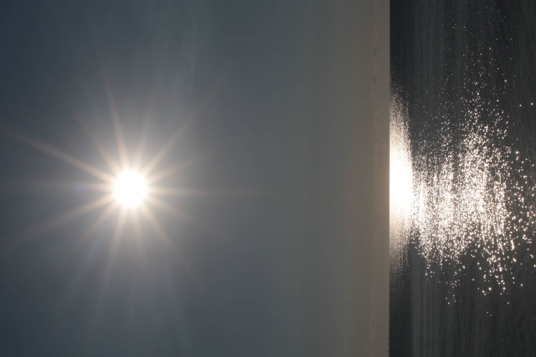 Słońce o poranku Sol Luna Bay