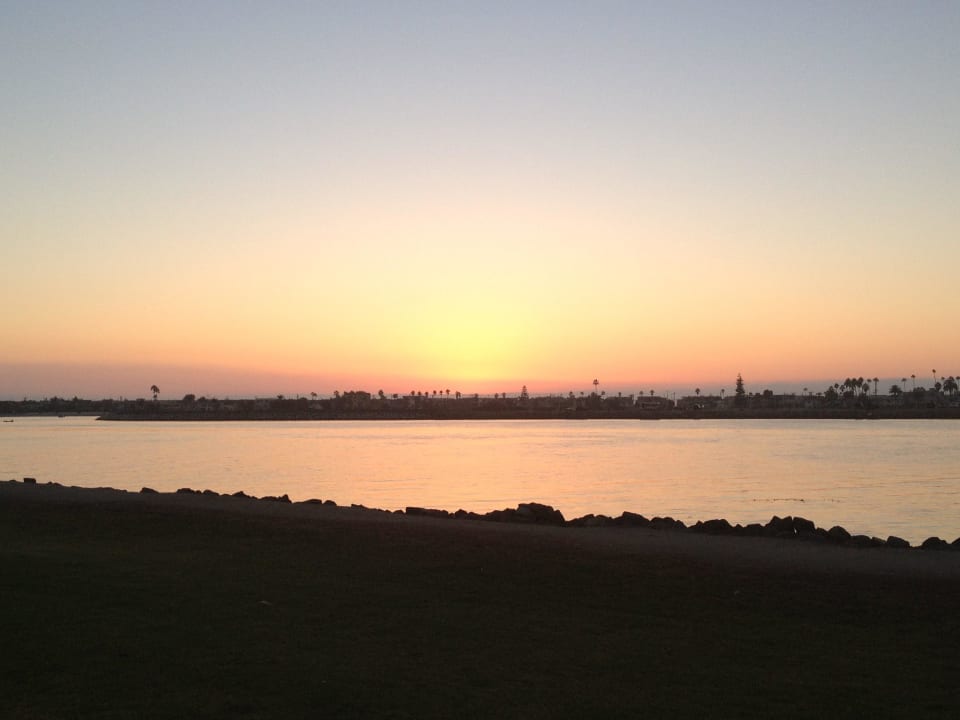 Sonnenuntergang wenige Schritte vom Hotel entfernt The Dana on Mission Bay