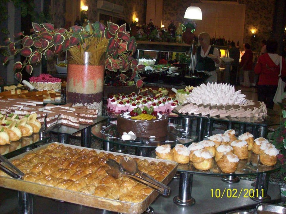Teil vom Kuchenbuffet Side Alegria Hotel & Spa - Adults only +16