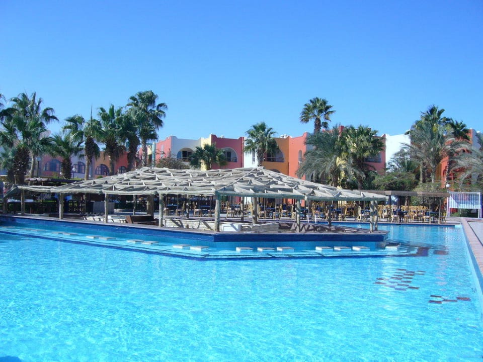 Poolbar Arabia Azur Resort