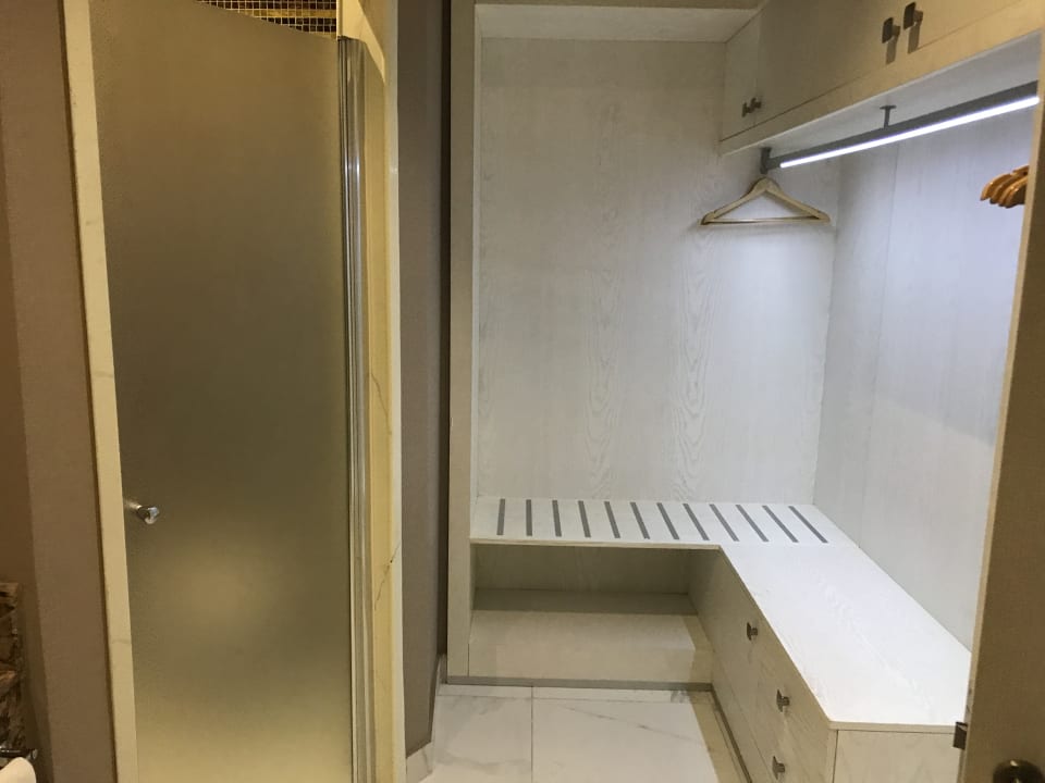 Zimmer Royal Taj Mahal Hotel