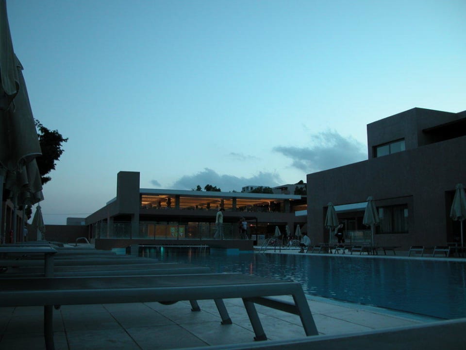 Richtung Poolbar Atlantica Mikri Poli Kos