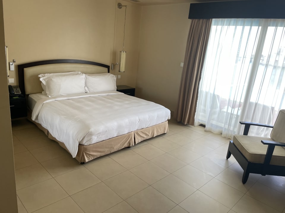 Zimmer The Cove Rotana Resort